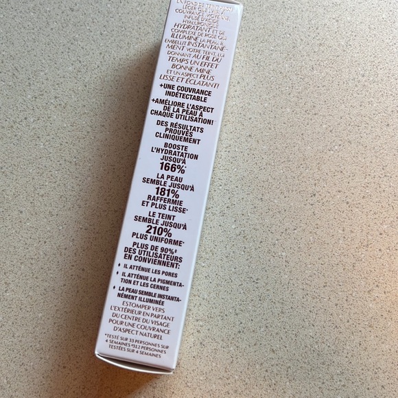 CHARLOTTE TILBURY BEAUTIFUL SKIN FOUNDATION - various shades - Picture 4 of 5